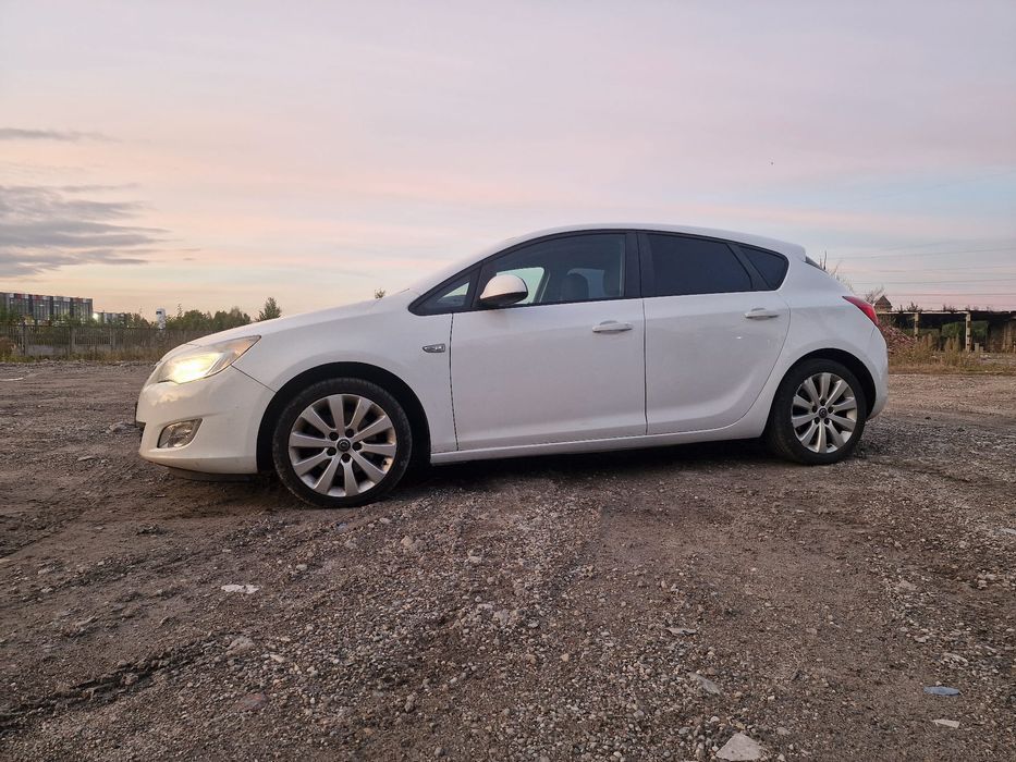 Opel Astra J 2010r