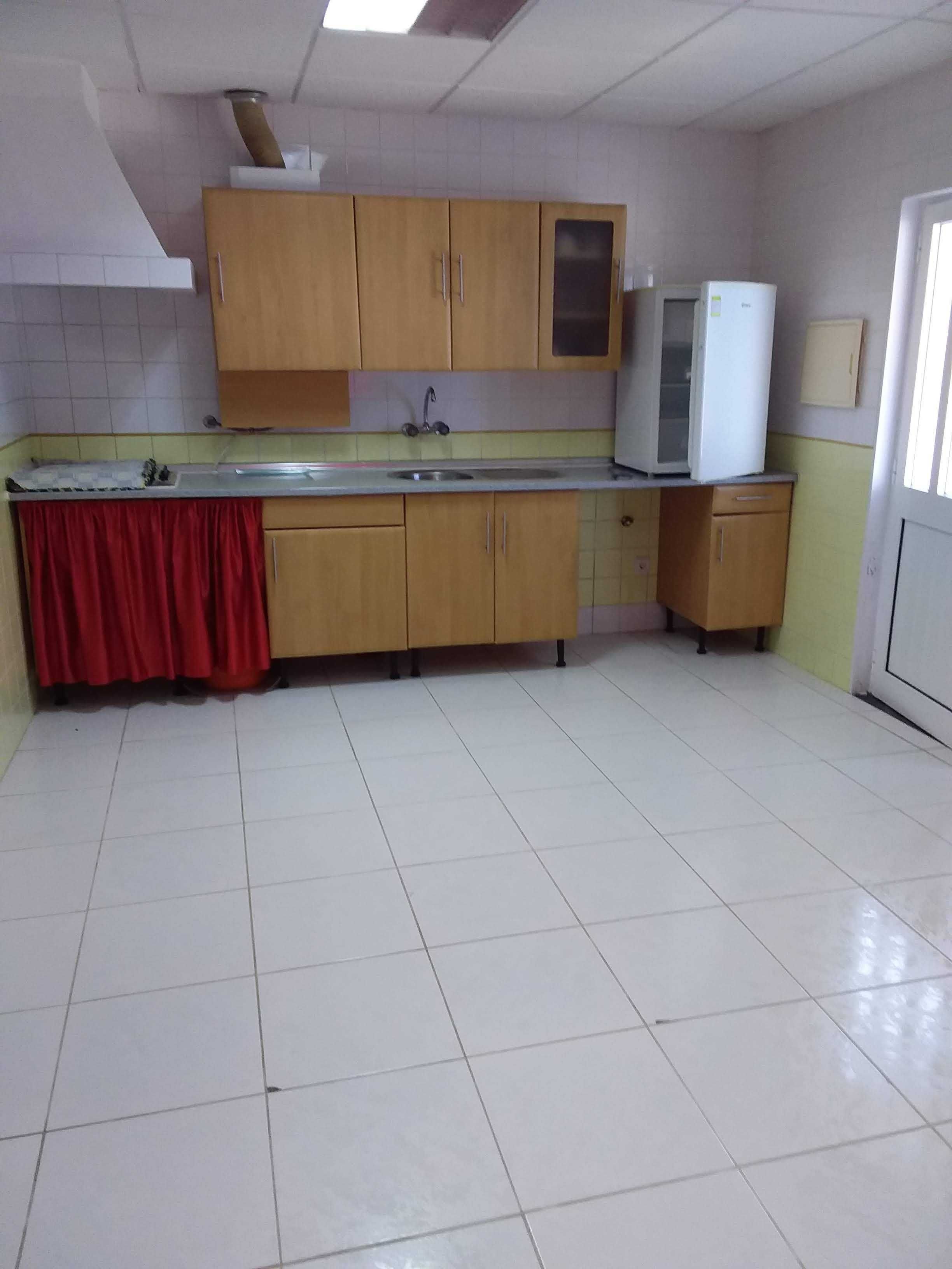 Casa no campo em condomínio fechado.