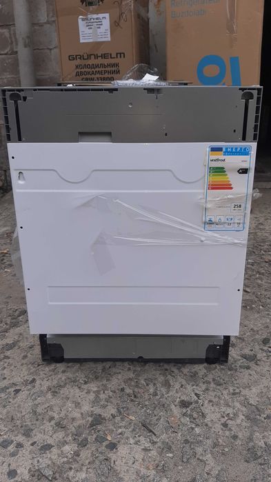 Продам новую посудомоечную машину Vestfrost BDW6012.Витрина. 11000грн.
