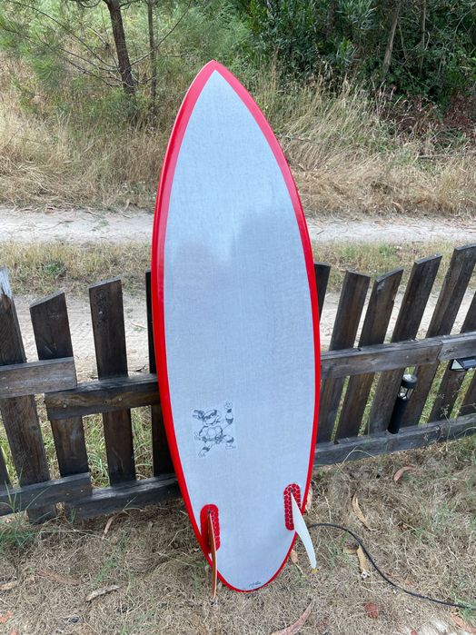 For Sale: Custom Twin Fin Surfboard – 5’7” Round Tail