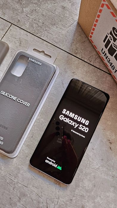 STAN IDEALNY! Telefon komórkowy Smartfon Samsung galaxy s20/ najbardzi