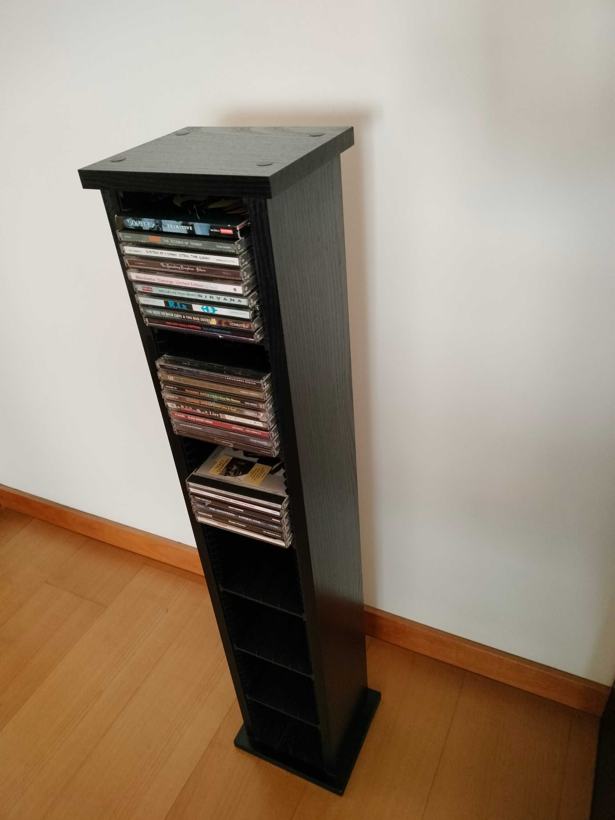 Móvel preto para CD's
