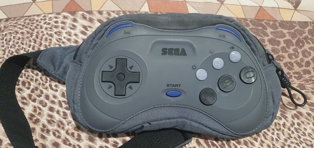Сумка ZARA в форме контроллера Sega Saturn, детская, на пояс