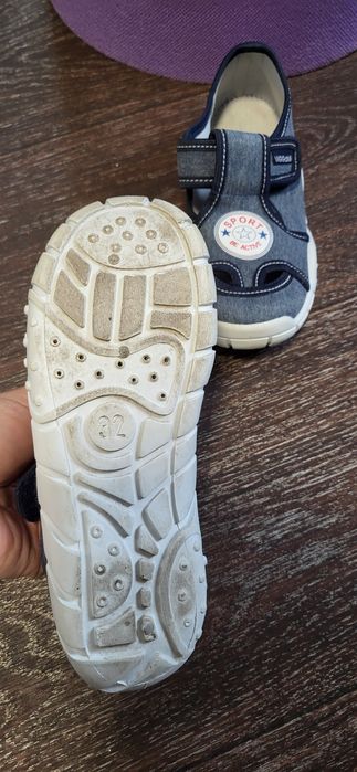 Продам дитячі тапочки в садочок, для дому на липучках 28р і 29