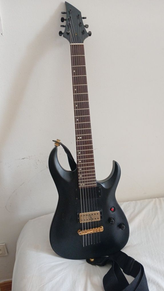 Guitarra electrica 7 cordas modificada