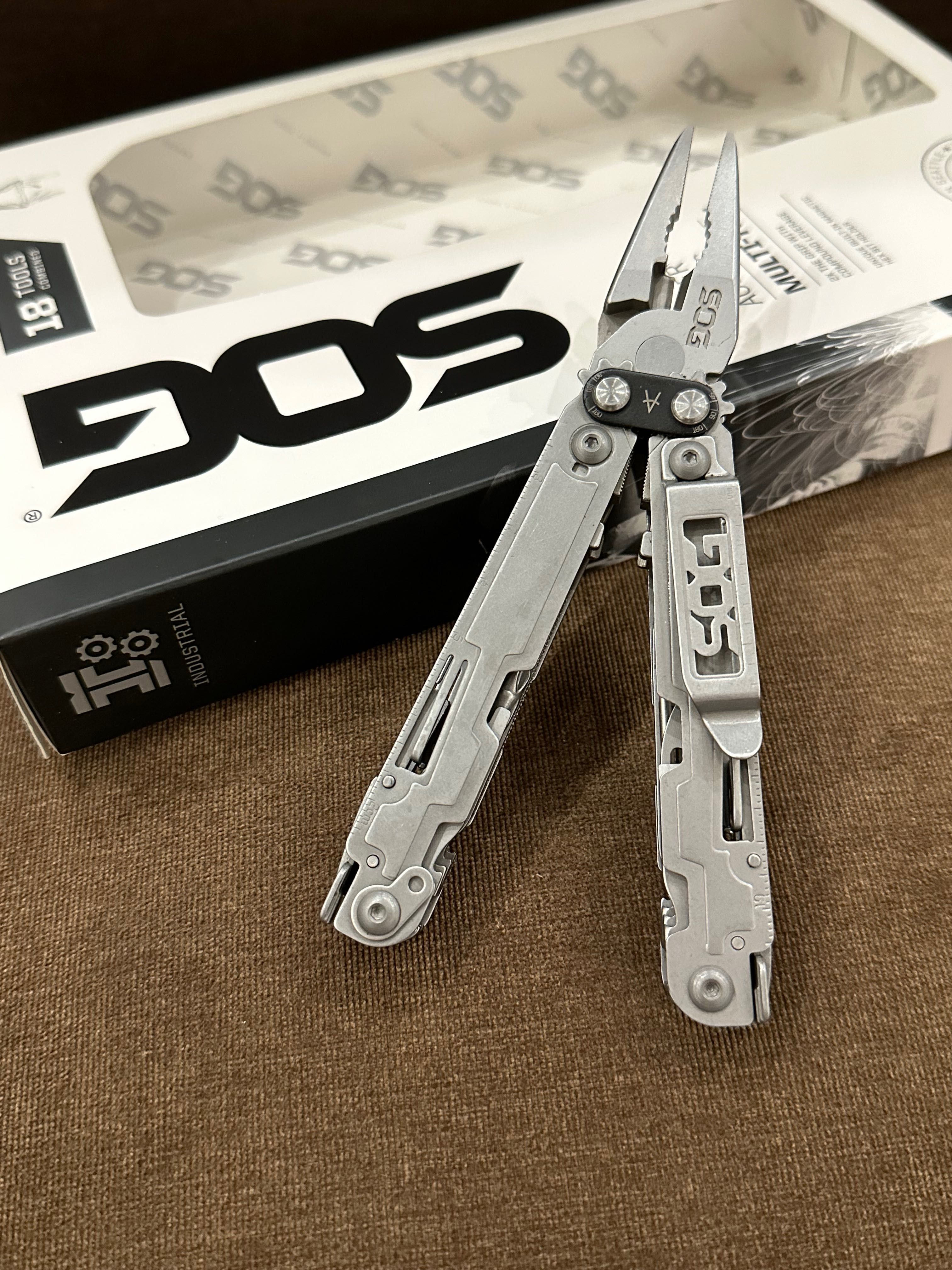 Мультитул Sog Power Access 18 in 1 Multitool чорний світлий