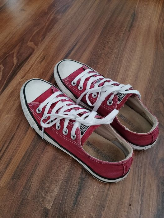 Converse bordowe