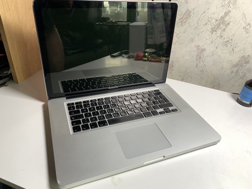 Macbook Pro 15 A1286 4GB НЕ ВКЛЮЧАЕТСЯ