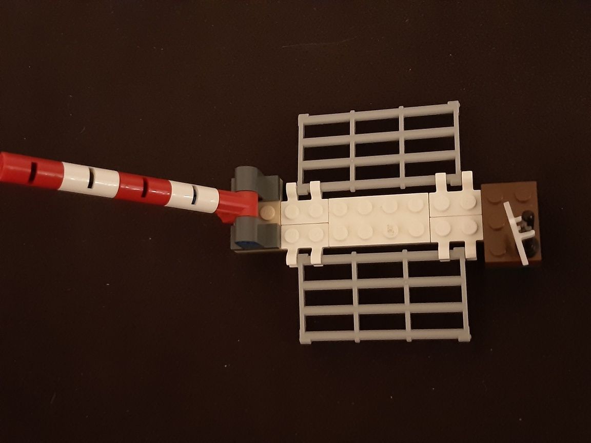 Klocki 13 - LEGO 4436 Leśny wóz patrolowy