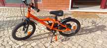 Bicicleta de criança com pouco uso
