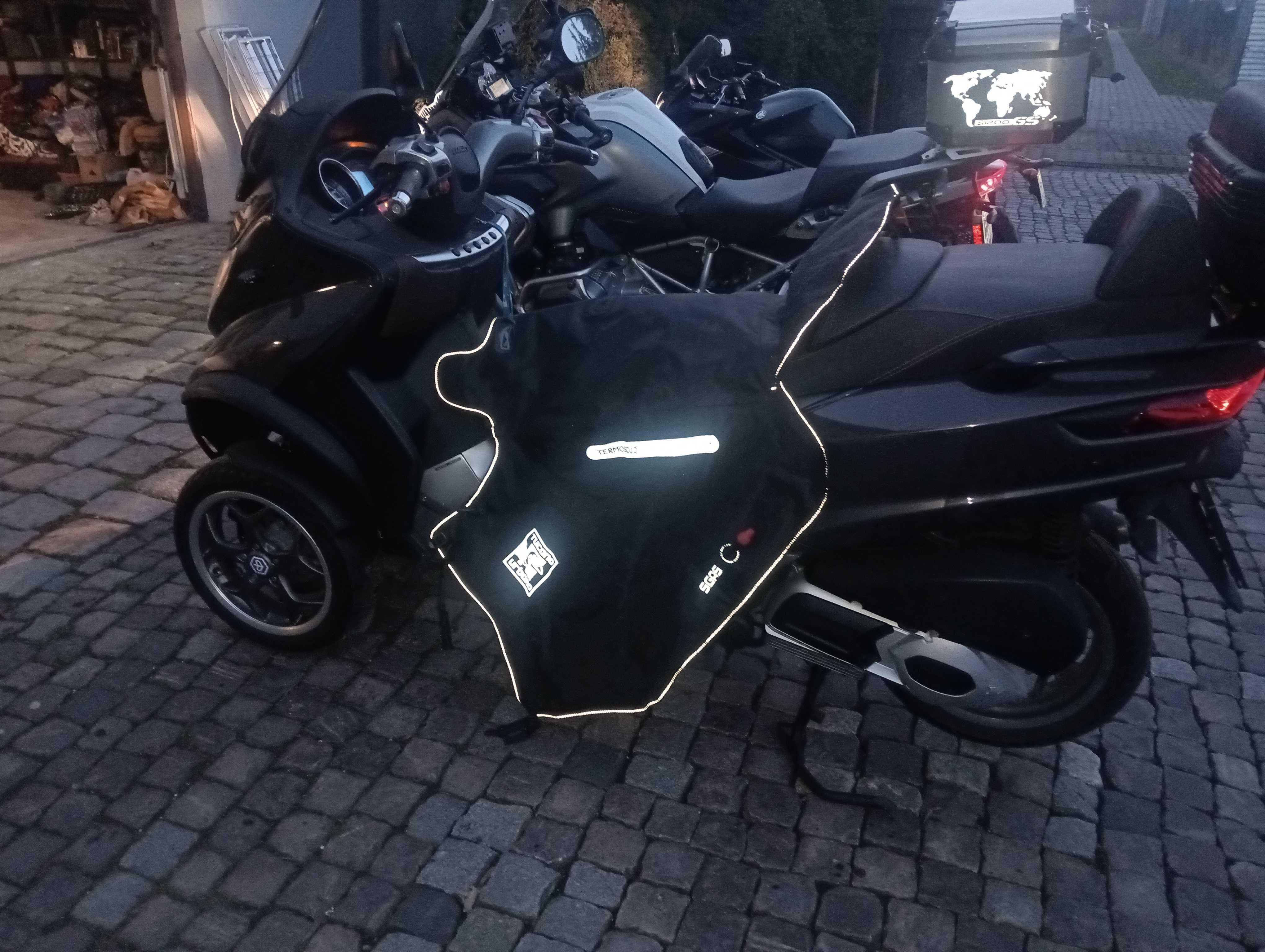 Piaggio MP3 300 lt na kat .b