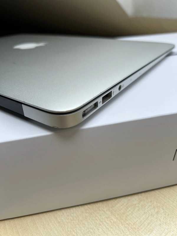MacBook air 2015 Bardzo dobra bateria + dodatki i pudełko.