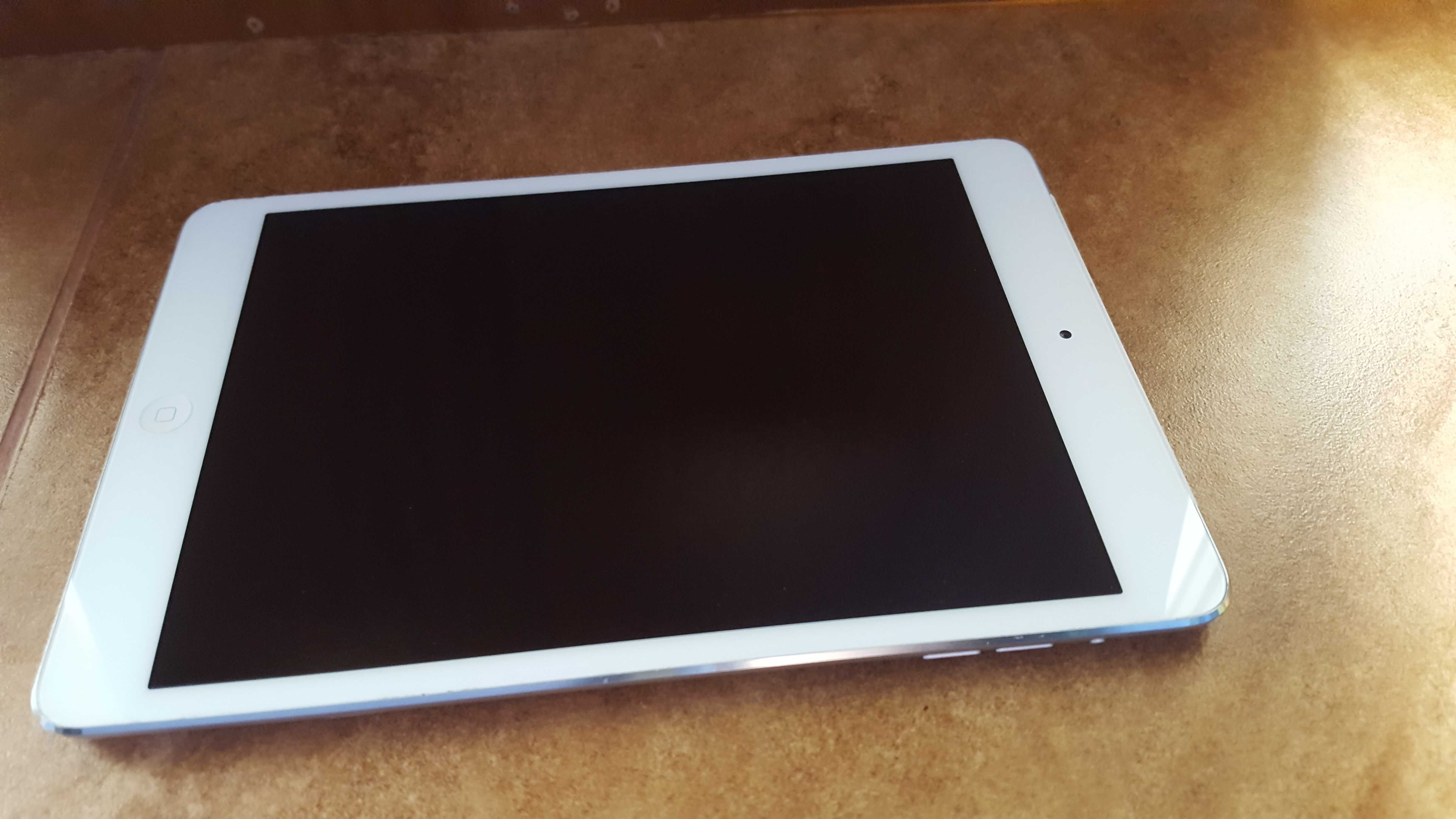 Tablet Apple iPad mini 7,9" 512 MB / 16 GB