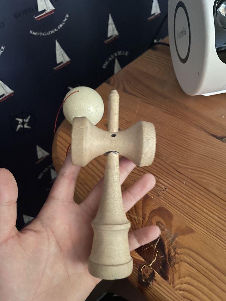 Zabawka „Kendama”