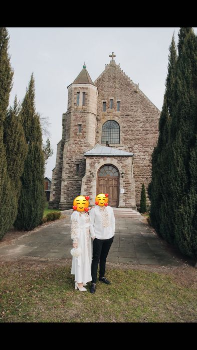 Продам вишитий комплект: жіноча сукня + чоловіча сорочка.