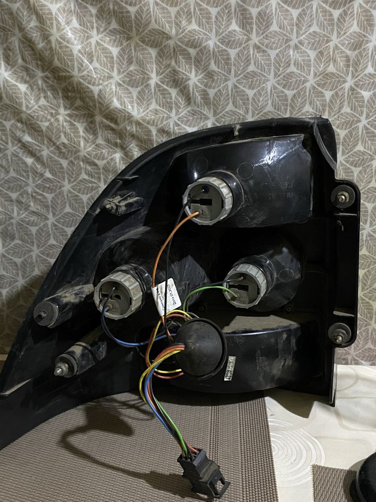 Продам 2 задних фонаря приора 2 LED