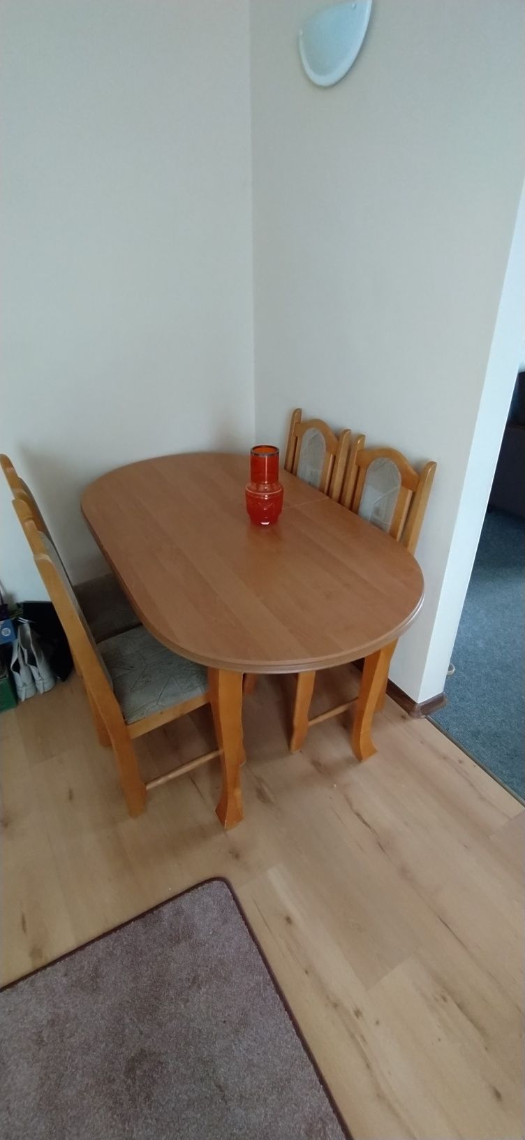 Stół rozkładany i 4 krzesła