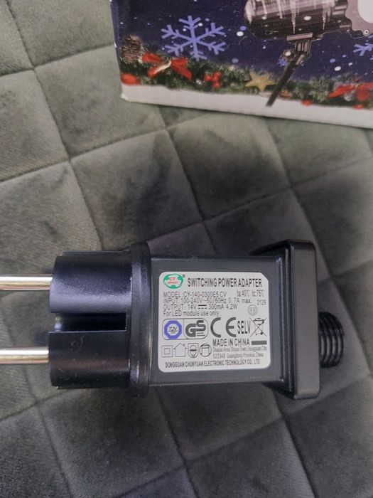 Проектор сніжинок, можна на подарунок-казкове свято вдома/на вулиці