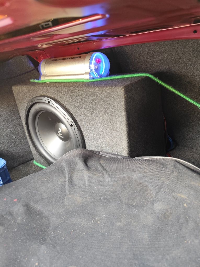 Zestaw car audio wzmacniacz subwoofer kondensator