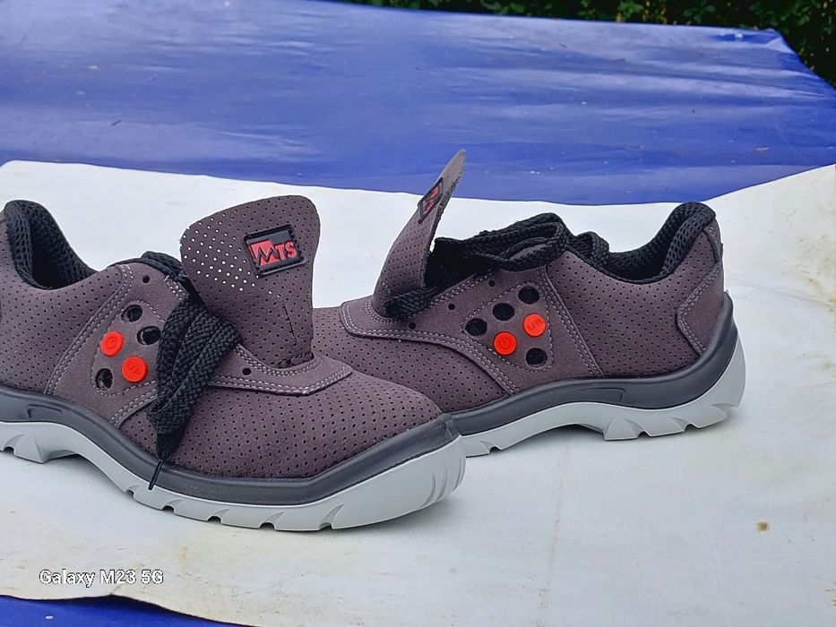 Buty robocze rozm 42 francuskie wzmacniane noski wytrzymałe i solidne