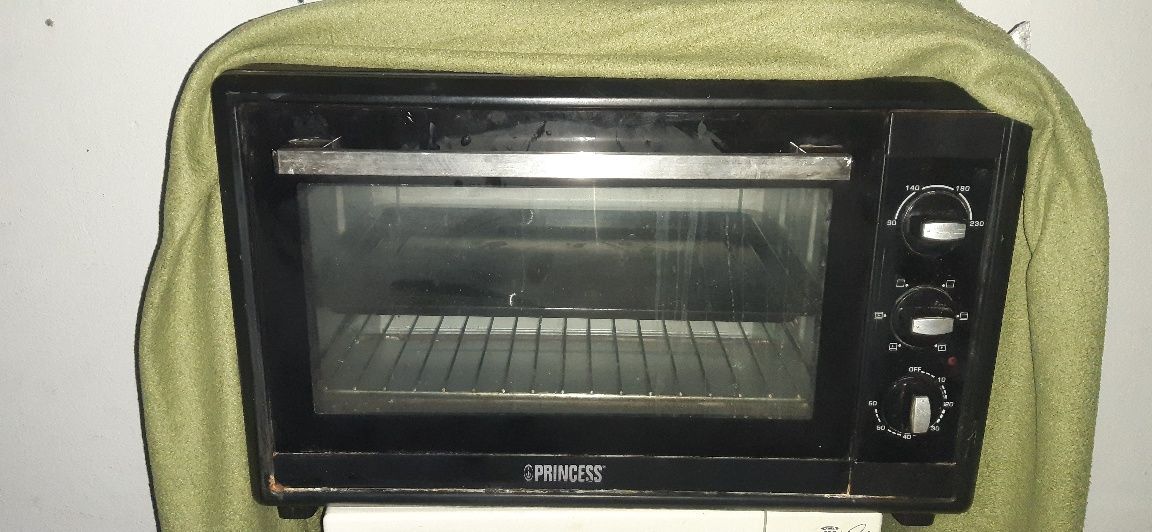 Forno eléctrico a funcionar bem