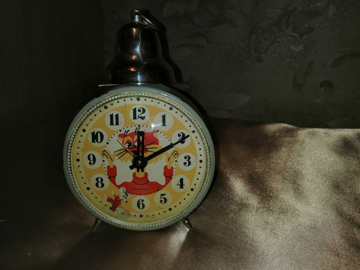Часы будильник механика