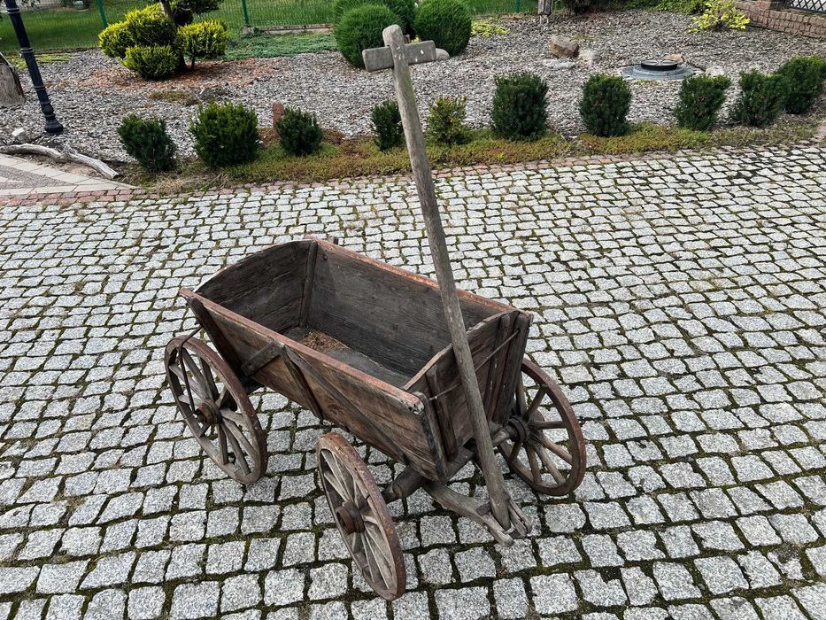 Stary wózek wiejski