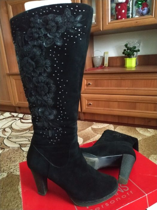 Замшевые туфли, сапоги в хорошем состоянии