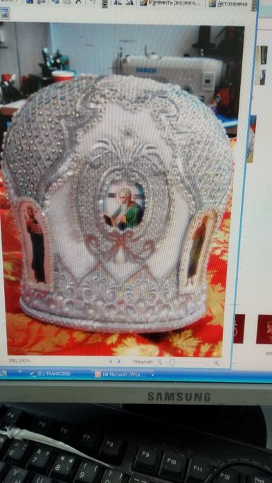 Головной убор для священника. Митра