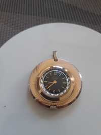 Przywieszka złocony zegarek szwajcarski
