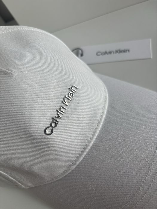 Czapka z daszkiem Calvin Klein nowa z metką biała