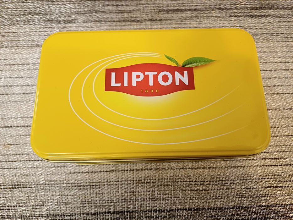 Puszka metalowa Lipton (nowa)
