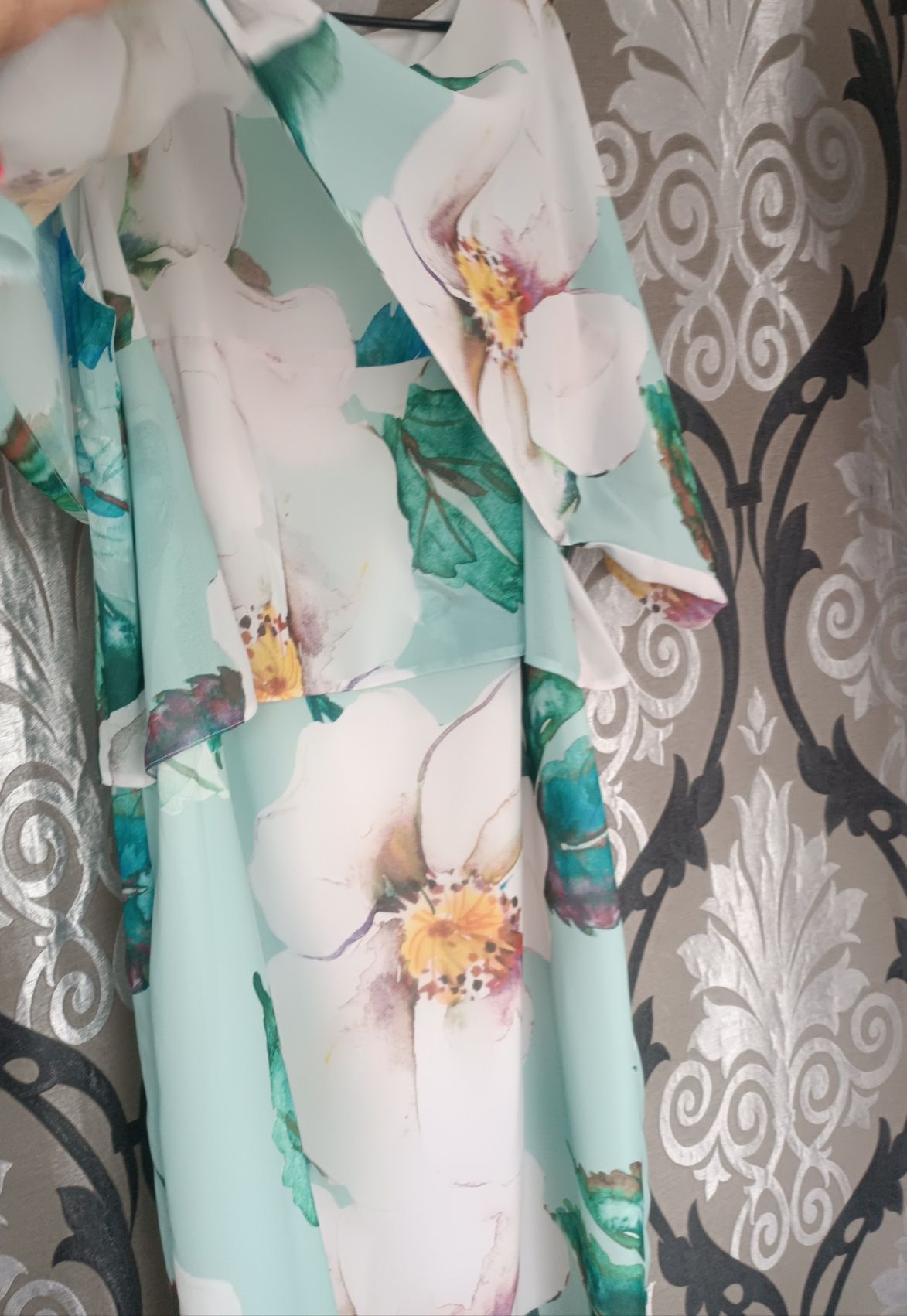 Carla Moreno elegancka sukienka szyfonowa w kwiaty plus size 50-52 Tin