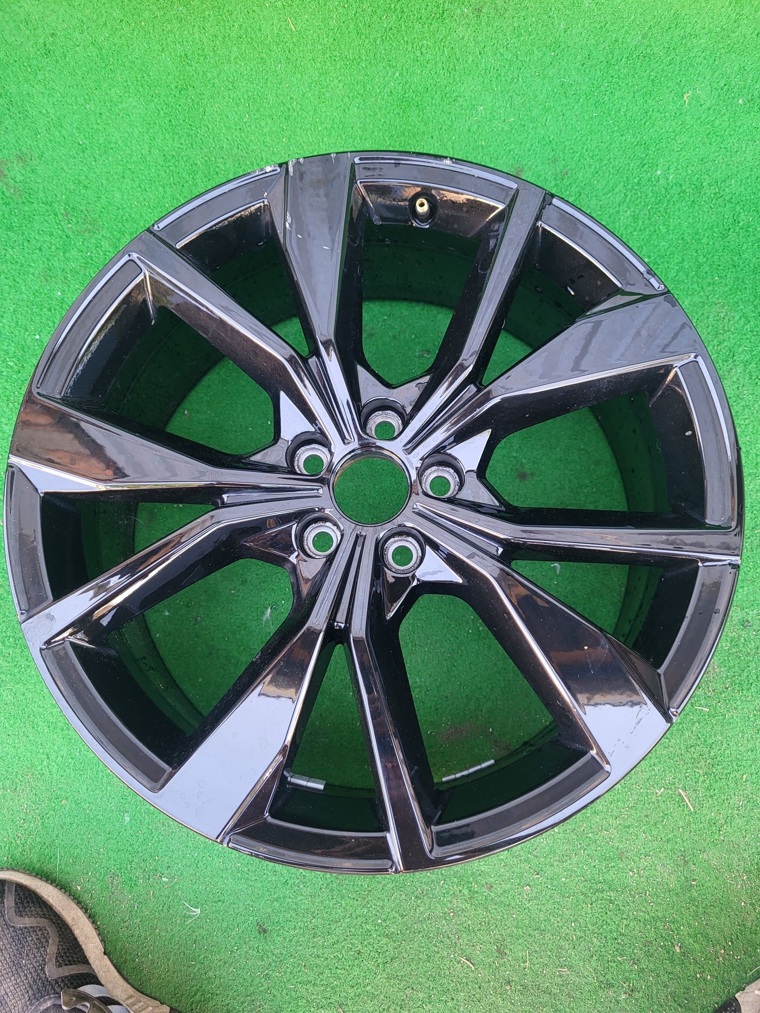 Felga VW R-Line Taigo 7x18 Et39 5x112