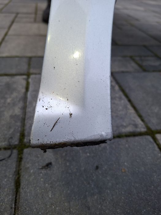 Vw golf 4 iv blotnik przedni prawy srebrny la7w