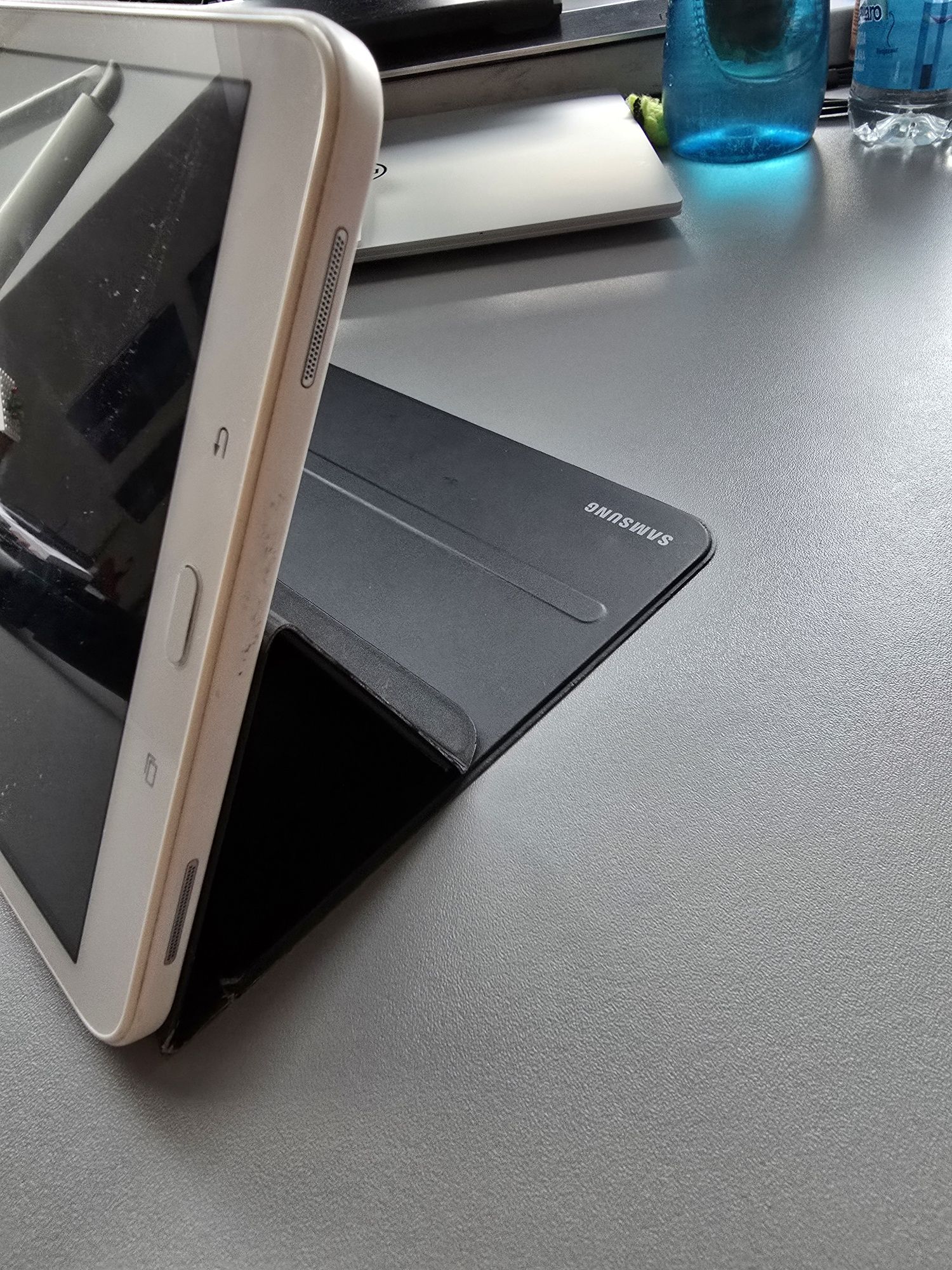 Tablet Samsung SM-T585 z oryg etui