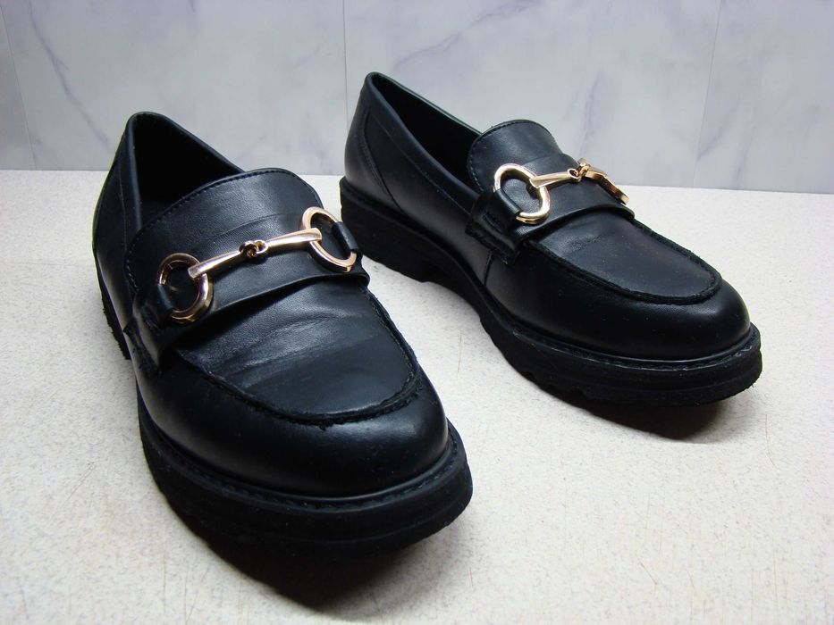 Jenny Fairy R39 • czarne mokasyny • złota ozdoba • klasyczne półbuty