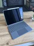 iPad Air 11” M2 128GB + Combo Touch + Apple Pencil – jak nowy!