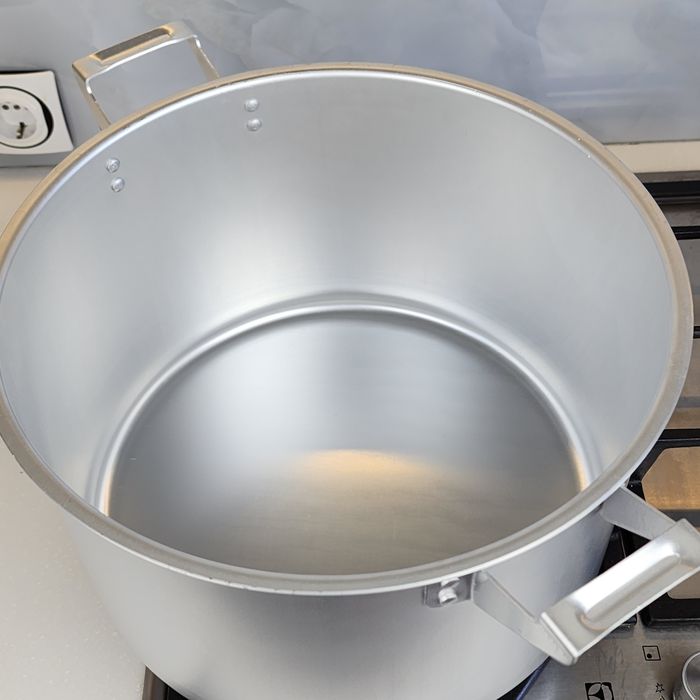 Набор алюминиевых кастрюль 3 шт 2;3;4 л и 8 шт 2;3;4;6;8;11;14;20 л