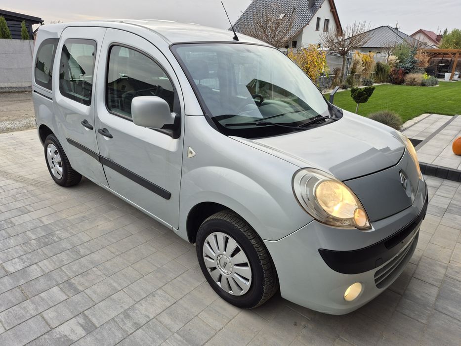 Sprowadzony-5 osób-Klimatyzacja