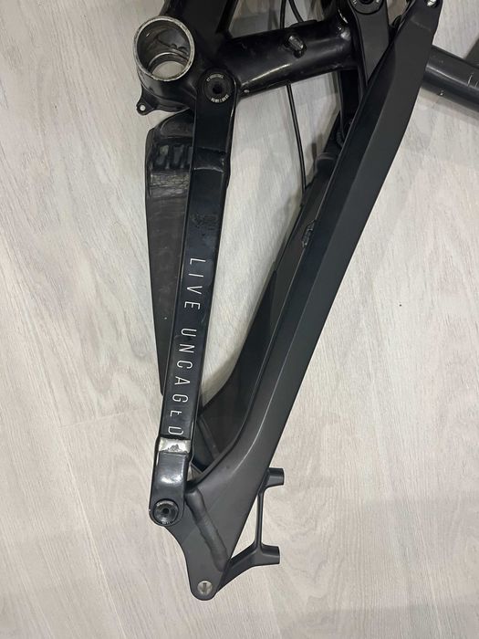 Рама YT Capra Base 27.5 XL 2020 AL + Аморт RockShox