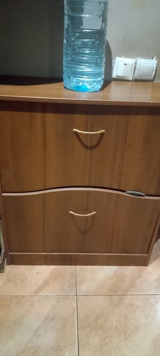 Тумбочка шкаф для обуви в хорошем состоянии для тапочек ботинок сапог