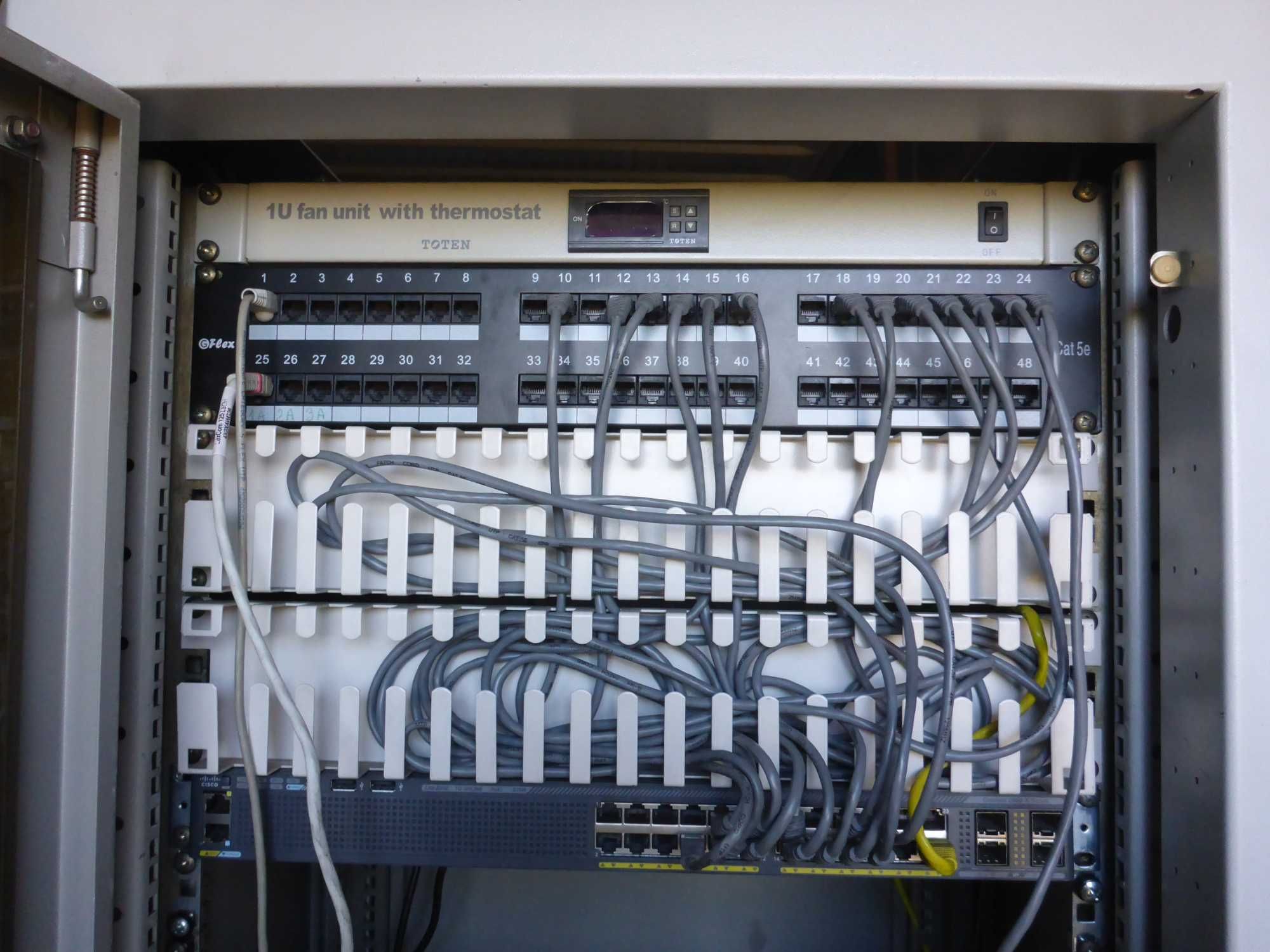 200cm _ szafa RACK podstawa 60x60 wysokość 197 _ stan bdb