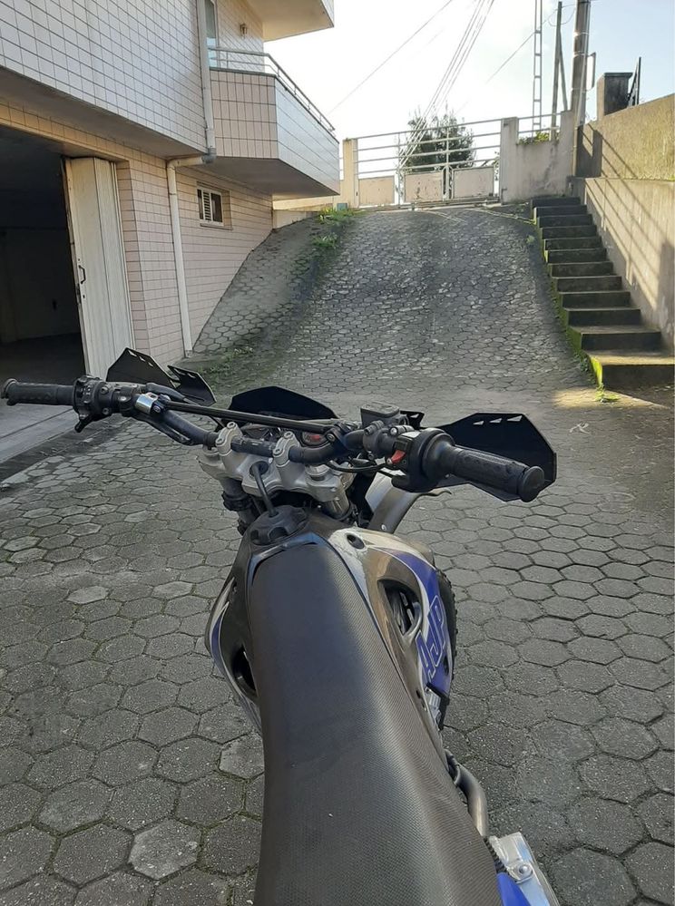 Vendo ou troco MOTA AJP 125cc