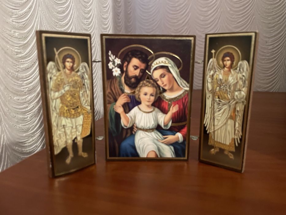 Ікона “Свята родина з архангелами” (триптих) б/у