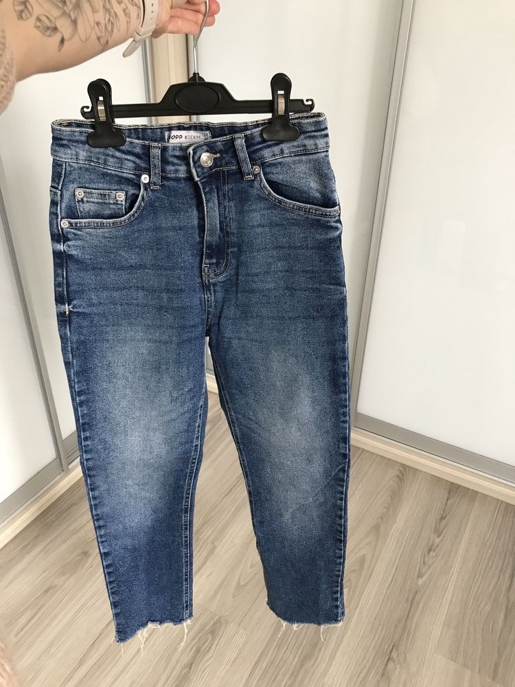 Spodnie Jeansy Mom Wysoki Stan Jeans Cropp XS/34