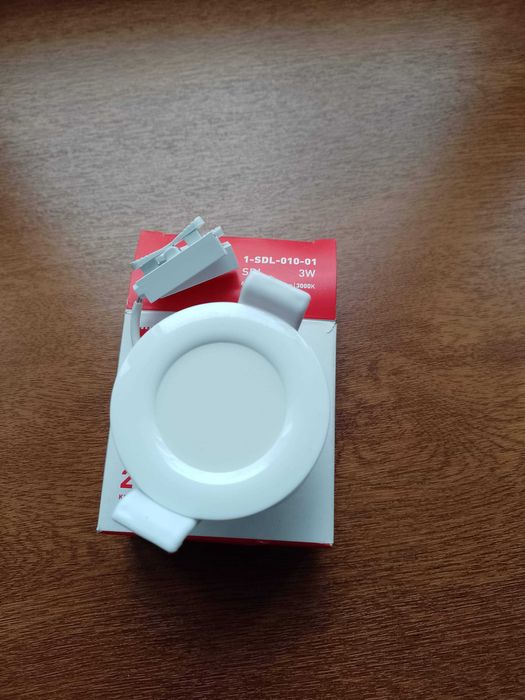 Потолочный светильник Maxus