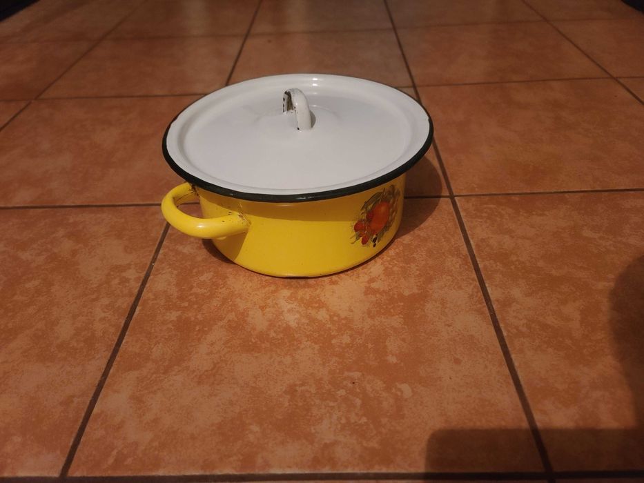 Каструля емальована сталь з кришкою на 3 літри