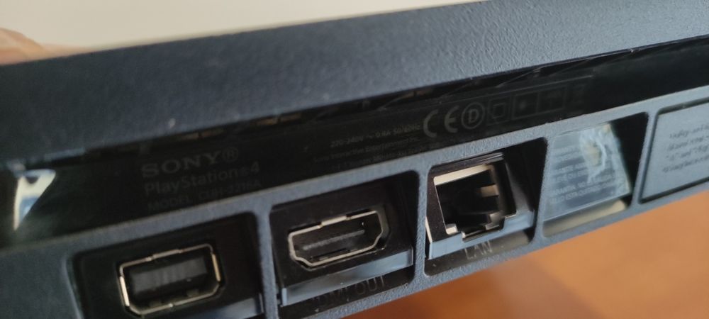 PlayStation 4 CUH-2216A FW 12.50 com 500GB