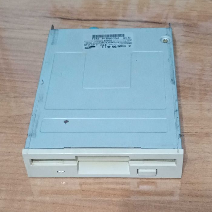 Napęd dyskietek 3.5" Samsung SFD-321B